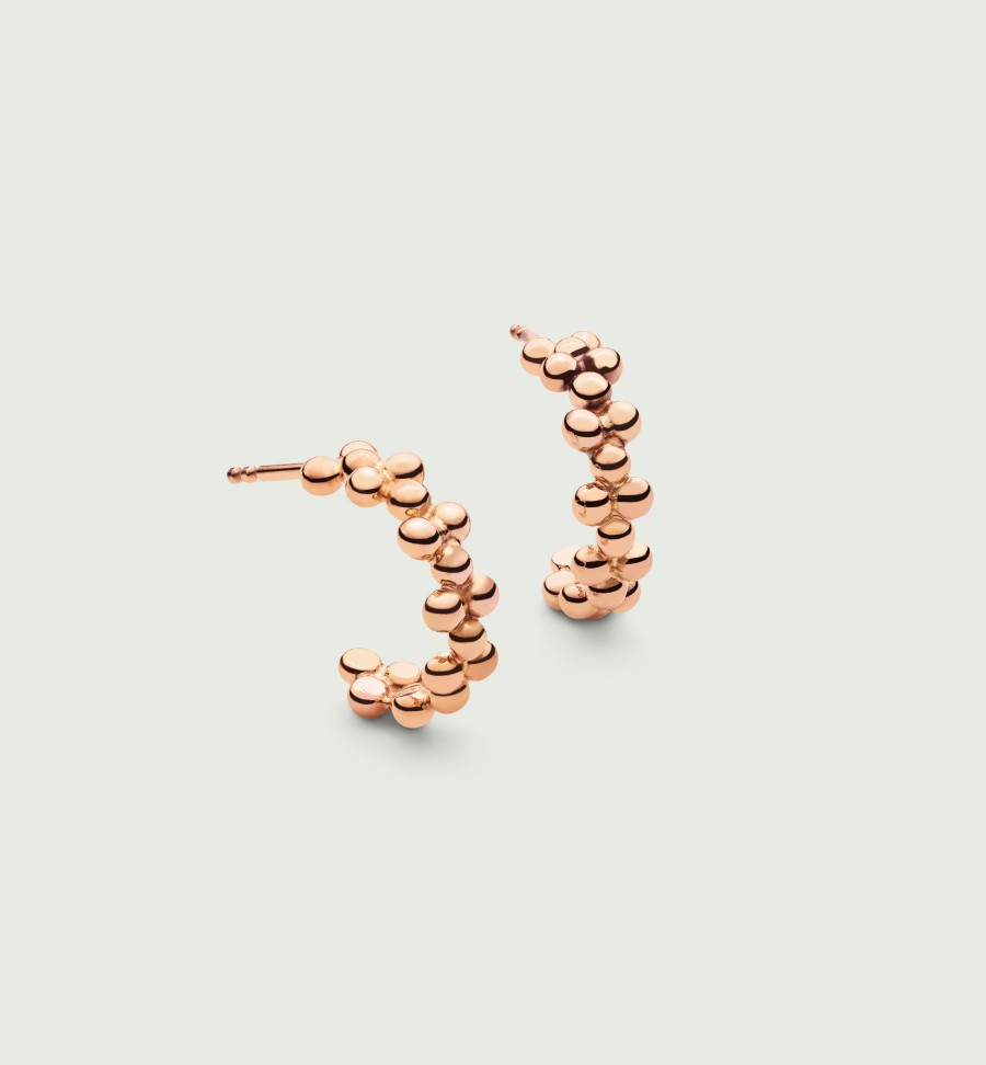 Conflict-free gold earrings