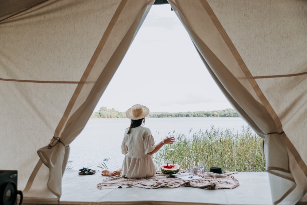 Top 5 Glamping Locations – Naturnahes Campen mit Comfort Factor
